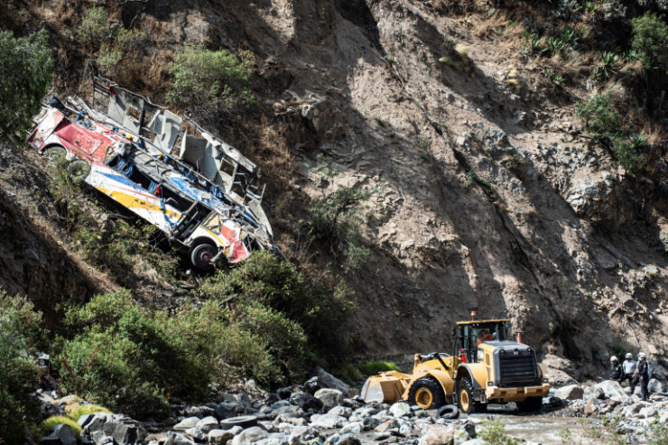 Avtobus dərəyə aşdı - 25 ÖLÜ 