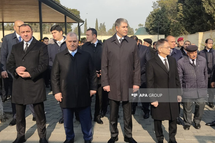 Nazirlər Orxan Əsgərovun dəfnində - FOTO