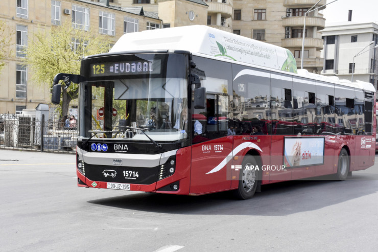 Bakıda 153 avtobus gecikir
