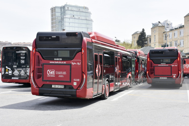 Bakıda 114 avtobus tıxacda qalıb