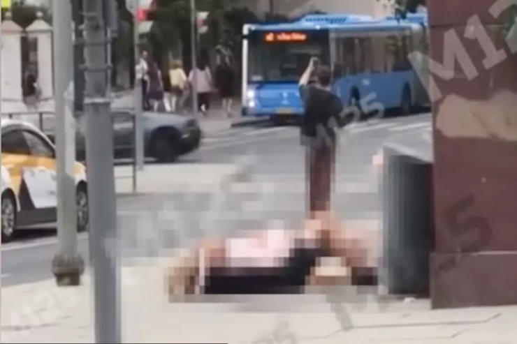 Şəhərin mərkəzində küçədə  cinsi əlaqədə   oldular 