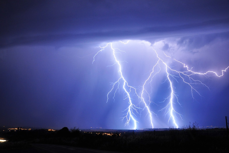 Qadını  ildırım vurdu:   Lotereyada böyük məbləğ uddu