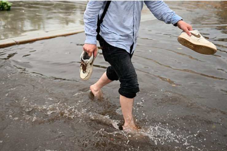Moskvaya son 50 ilin  ən güclü yağışı   yağıb - FOTOLENT   -  VİDEO 