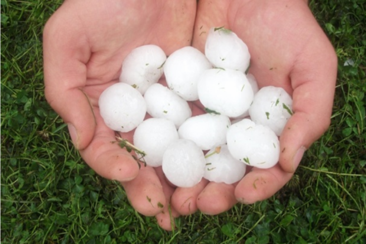 İtaliyaya elə  dolu yağdı ki...   Avropada REKORD oldu 