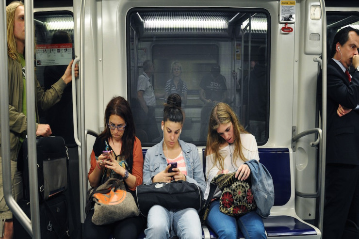 Metroda  smartfondan   necə istifadə etmək lazımdır? - CAVAB