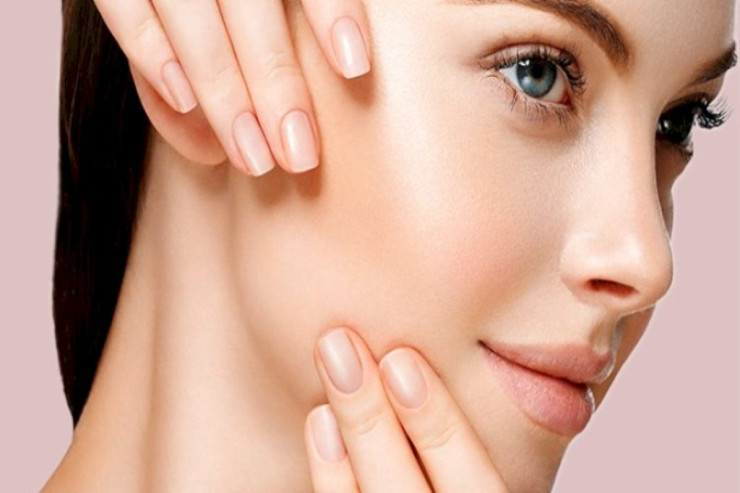 Dərini daha elastik və parlaq edən meyvələr 