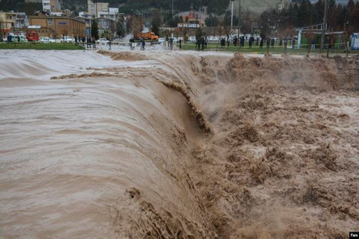 İranda DAŞQIN: Ölənlər var 