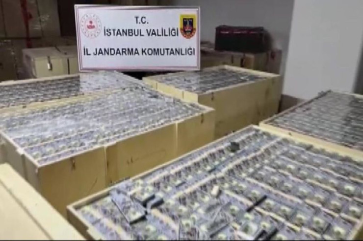 Polis saxta 1 milyard dolları ələ keçirdi