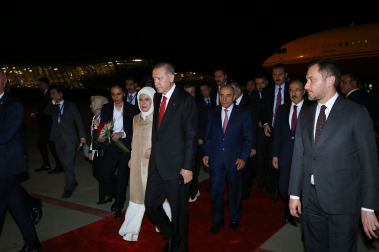 Ərdoğan Azərbaycana gəlib