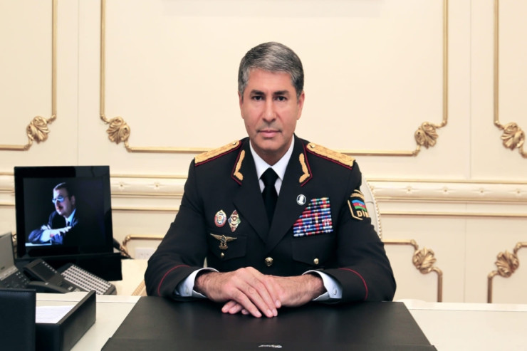 Vilayət Eyvazov bölmə rəisini işdən çıxardı 
