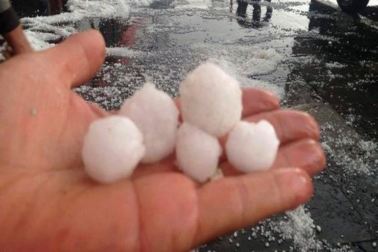 Bu rayonlarda şimşək çaxıb, leysan yağıb, dolu düşüb - FAKTİKİ HAVA 