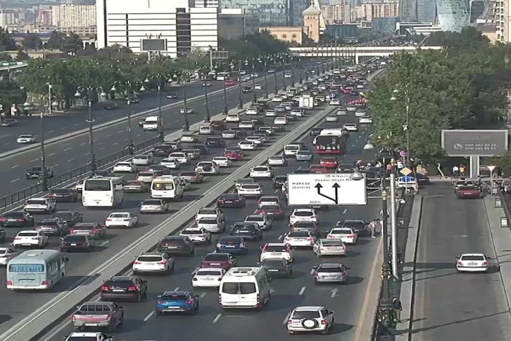 Bakıda sıxlıq olan yollar - SİYAHI 