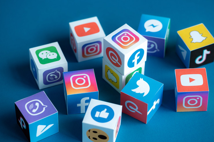 "Facebook", “Instagram", "Whatsapp" ÇÖKDÜ 