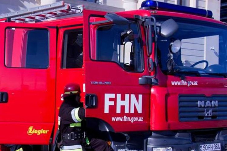 Bakıda binada yanğın olub, 8 sakin təxliyə edilib
