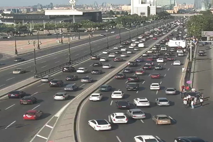 Bakıda sıxlıq olan yollar - SİYAHI 