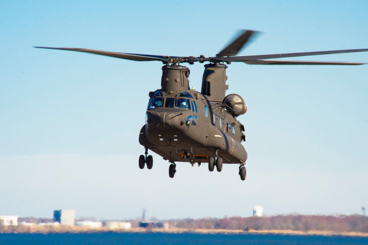 Helikopter çaya düşdü, ölənlər var 