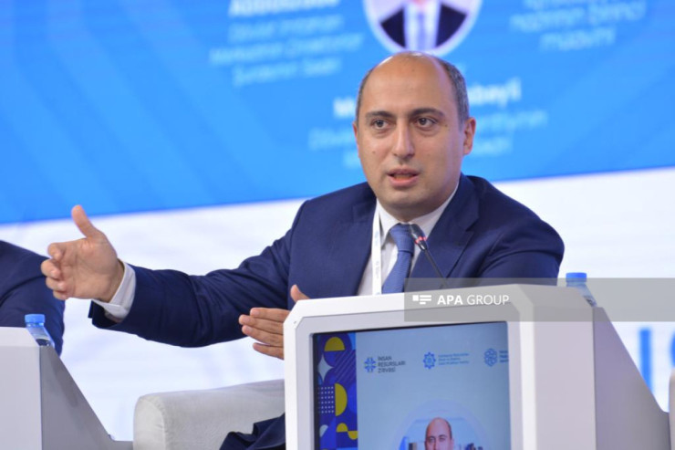 "Şam yeməyini bir yerdə edən  ailələrin uşaqları   fərqli olur" - Nazir