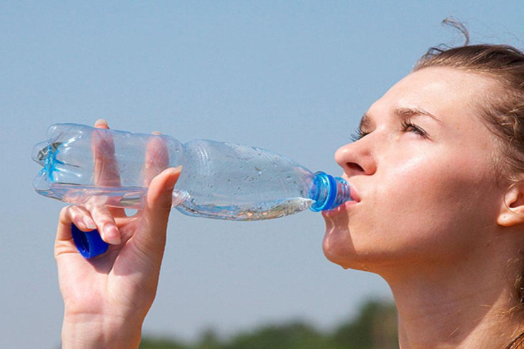 İstidə susuzluğa səbəb olan  3 MƏHSUL  