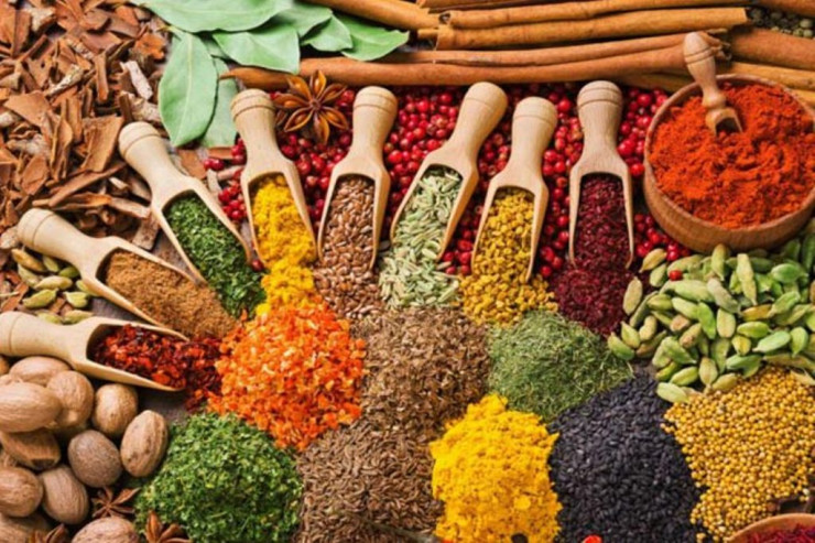 Ədviyyatlı yeməyin  bilmədiyimiz   FAYDALARI