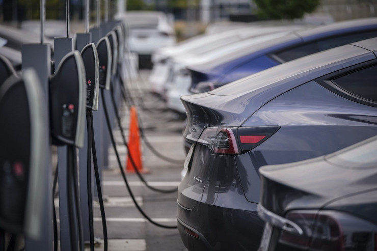 Elektromobillərə keçid ətraf mühitə zərər vura bilər - İDDİA 