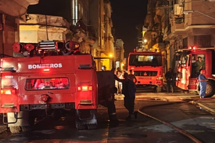 Moped alışdı, 7 nəfər həlak oldu