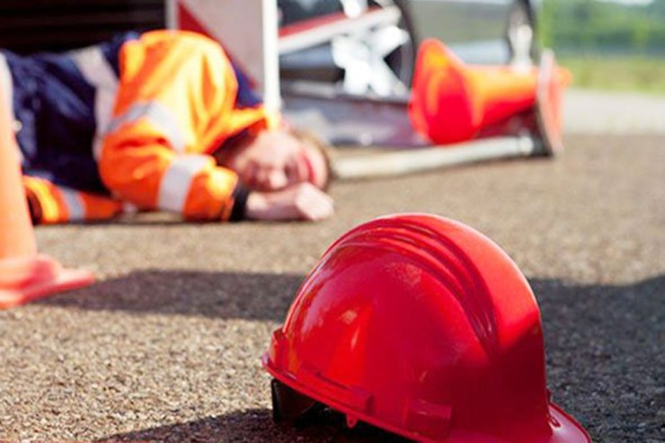 Abşeronda  FACİƏ:  Fəhlə iş yerində yıxılıb öldü 