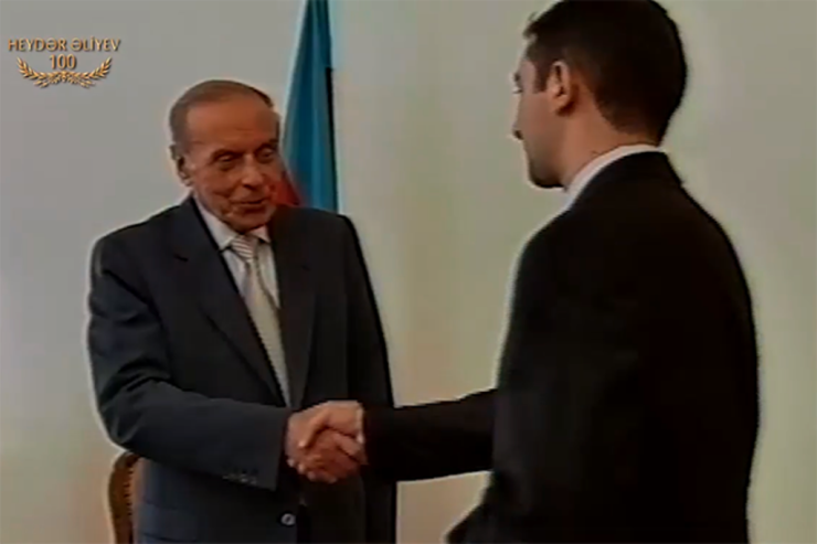 Heydər Əliyev ona təqaüd vermişdi, indi generaldı - VİDEO 