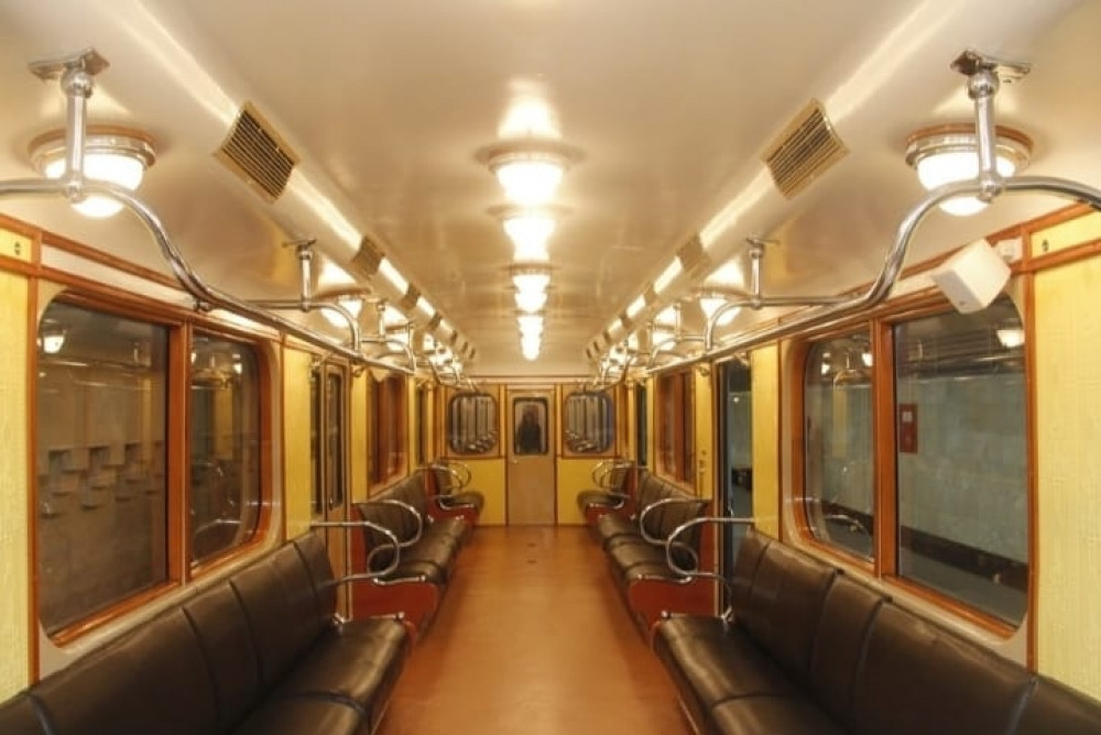 Bakı metrosunun 001 saylı vaqonu BU STANSİYADA  nümayiş etdirilir-FOTO 