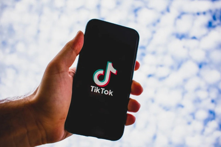 Məşhur TV kanalından işçilərinə  "TikTok" qadağası  