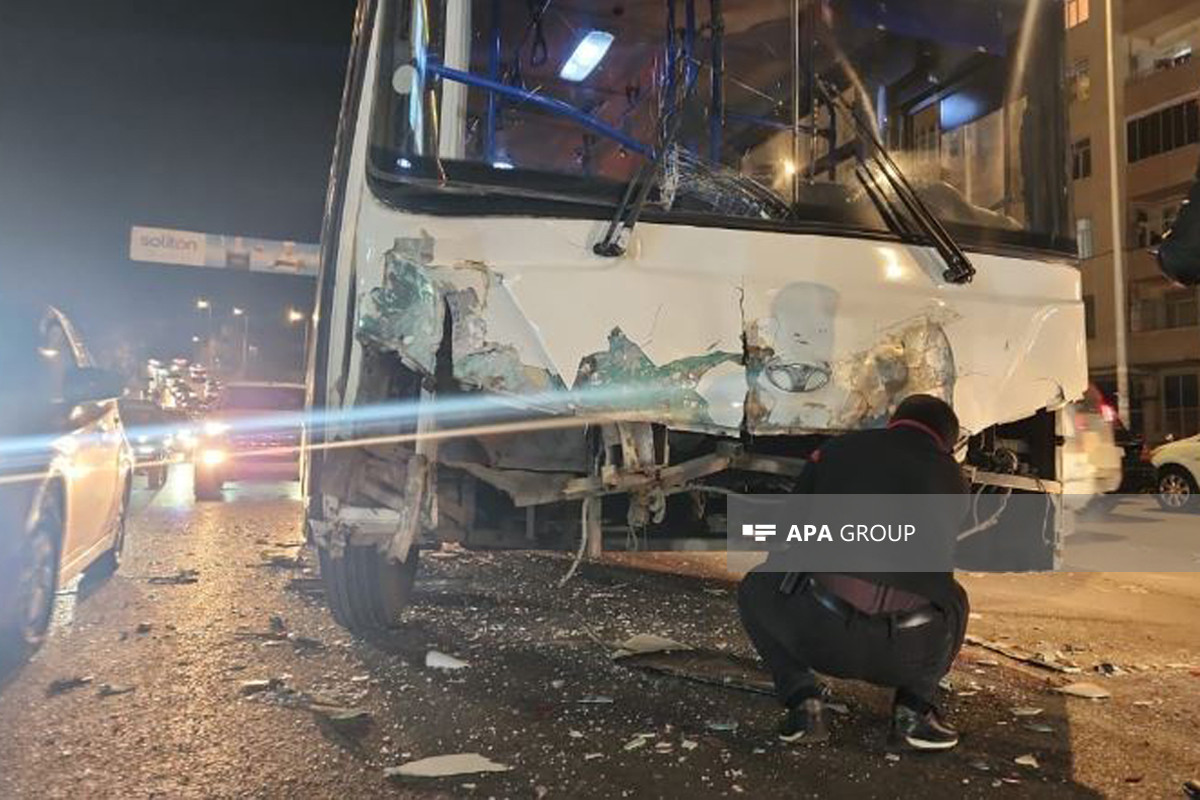 Bakıda avtobus 9 maşına çırpıldı, yaralılar var-FOTO -YENİLƏNİB 