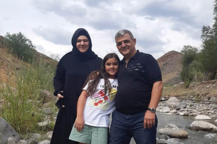 "Gülləni bədənindən evdə çıxarmışdılar" - Fazil Mustafanın xanımı Lent.az-a danışdı 