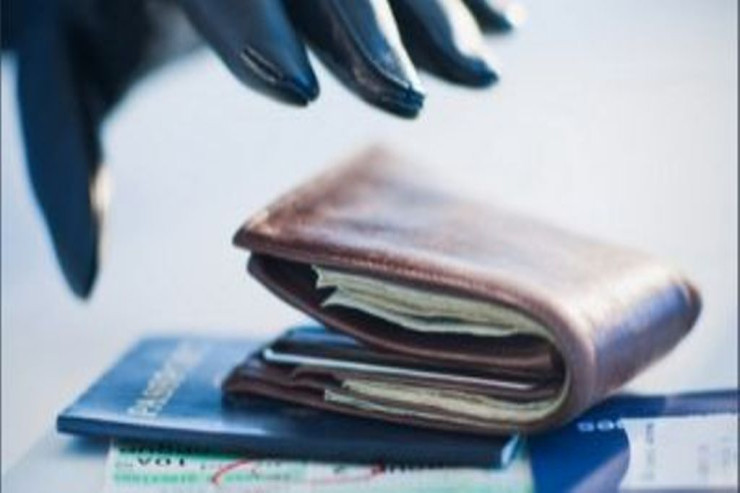 Keçmiş məhkum oğurluq etdi: 1848 manat... 