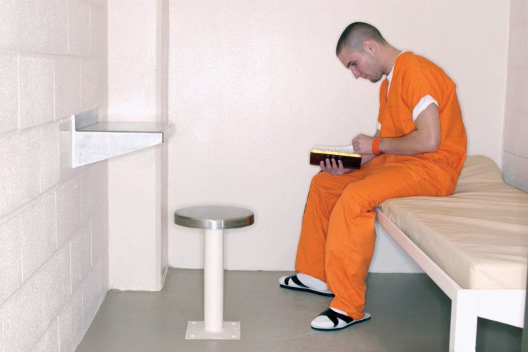 Kitab oxu, həbsxanadan tez çıx 