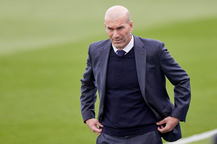 Zidan Fransada bu klubun  baş məşqçisi   ola bilər