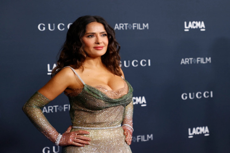 Salma Hayek  seksual görünmək üçün  kilsədə dua etdi