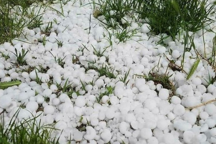 Əksər rayonlara yağış yağıb, Gədəbəyə dolu düşüb - FAKTİKİ HAVA 