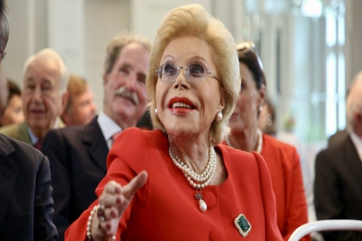 Ölmüş milyarder xanımın qızılları rekord qiymətə satıldı