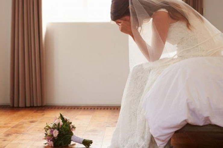 Gəlin cehizində kondisioner olmadığı üçün  döyüldü  