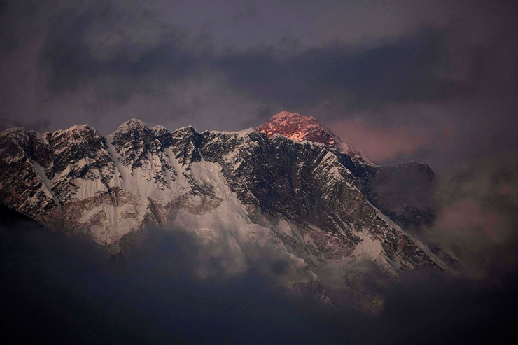 Alpinist Everestə qalxmaq  rekordunu   yenilədi