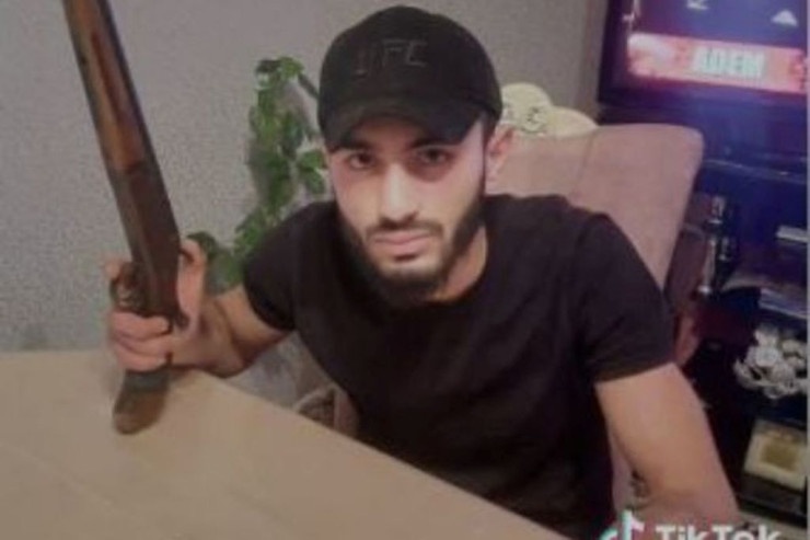 Atasının silahını TikTokda yaydı,  polis hərəkətə keçdi - TƏRTƏRDƏ 