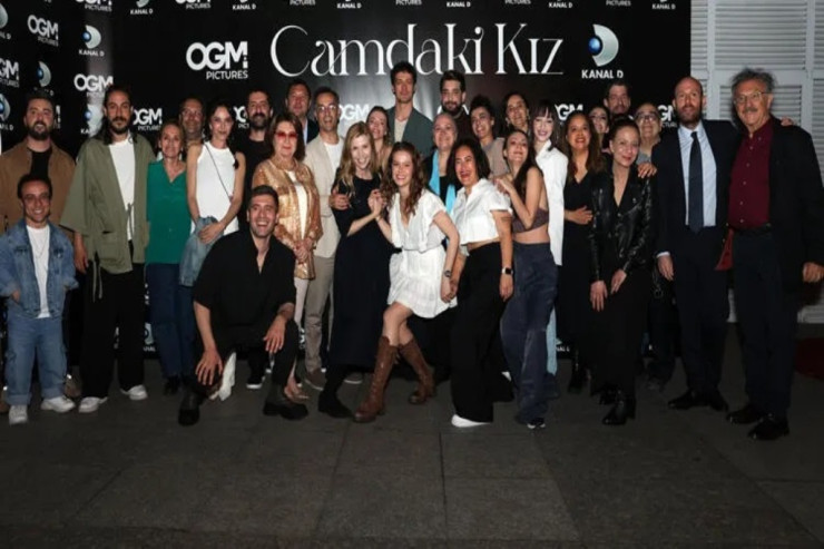 “Camdakı kız”a  vida ziyafəti   verildi