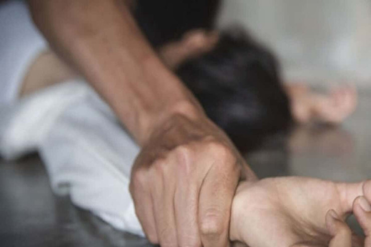 Bakıda DƏHŞƏT:  16 yaşlı qızı kirayə qaldığı evdə zorladılar 