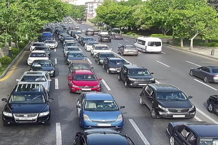 Bakıda sıxlıq olan yollar - SİYAHI 