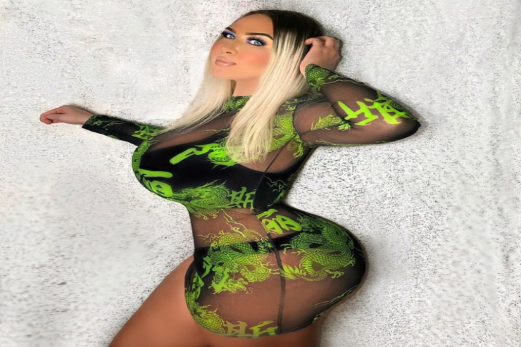 Qadınlar ona  ikrahla   baxır, kişilər isə...