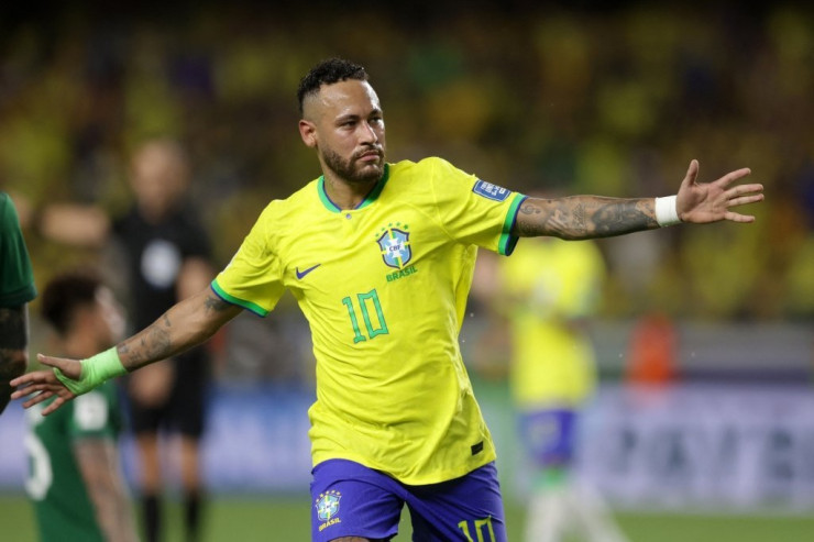 Neymar  əməliyyat olundu:   Meydana nə vaxt  qayıdacaq? 