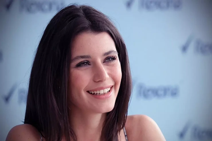 Beren Saata “Vampirin qohumu”  dedilər