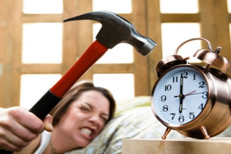 Səhər tez oyanmağın  ən sadə üsulları 