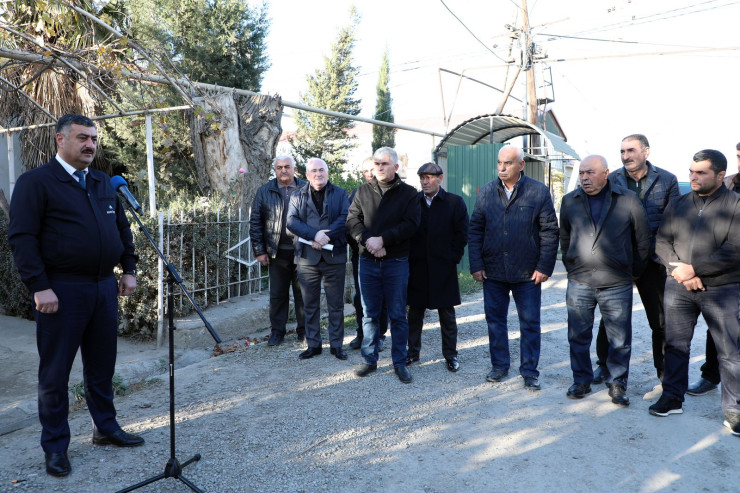 Razı olan, narazı qalan sahibkarlar "Açıq mikrofon"da 