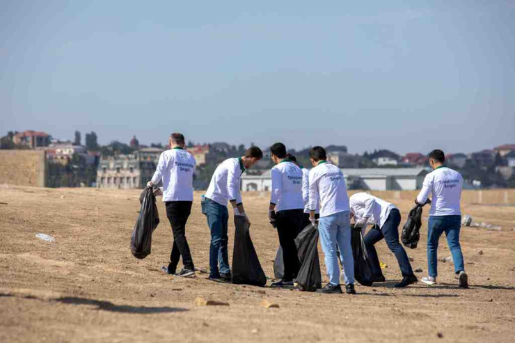 "Zeytun bağları" markası tərəfindən təmizlik aksiyası həyata keçirilib