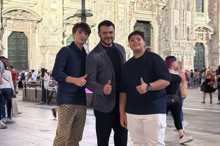 Emin Ağalarov  oğulları ilə   İtaliyaya getdi